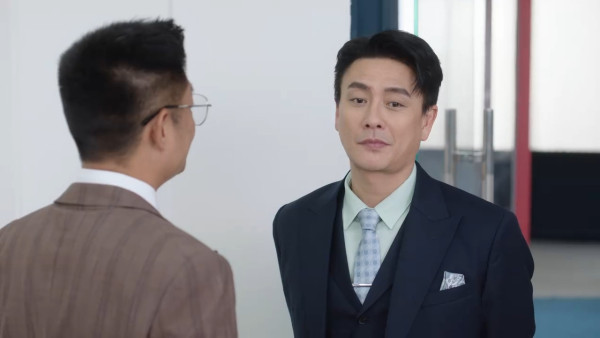 新聞女王2劇評|佘詩曼黃宗澤神級「疊聲對罵戲」 幕後花絮爆笑忘詞伸脷超反差萌