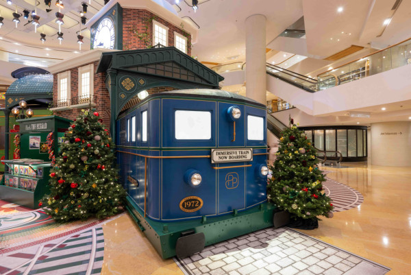 聖誕樹打卡2025|全港10+特色聖誕樹懶人包!中環20米高巨型聖誕樹、迪士尼夢幻飄雪聖誕樹(持續更新)