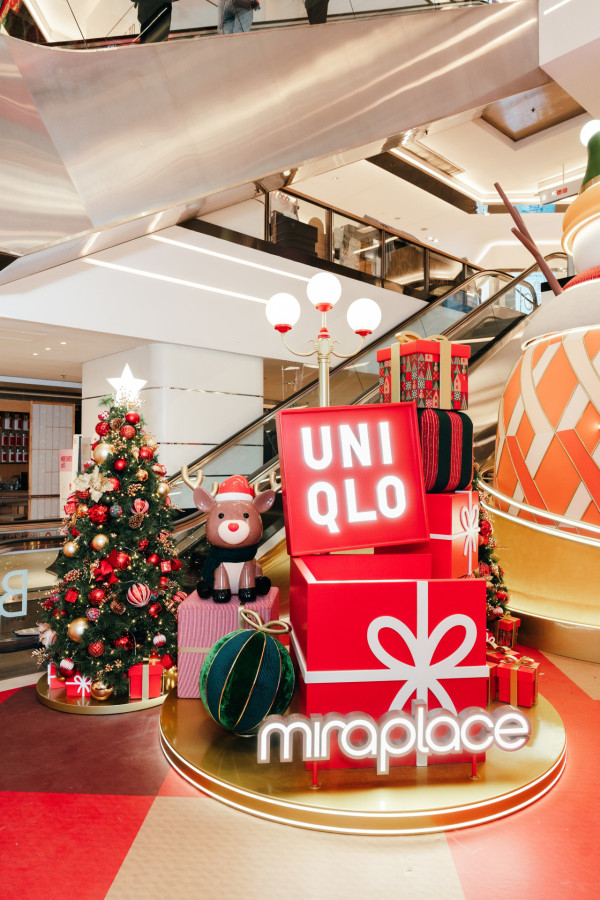 聖誕樹打卡2025|全港10+特色聖誕樹懶人包!中環20米高巨型聖誕樹、迪士尼夢幻飄雪聖誕樹(持續更新)