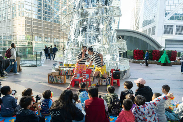 聖誕樹打卡2025|全港10+特色聖誕樹懶人包!中環20米高巨型聖誕樹、迪士尼夢幻飄雪聖誕樹(持續更新)