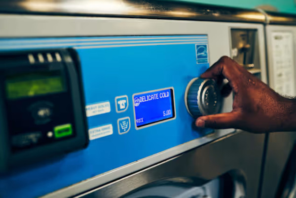 羽絨點洗？Uniqlo/名牌羽絨洗完變梅菜？官方認證「網球復活術」1招回復蓬鬆