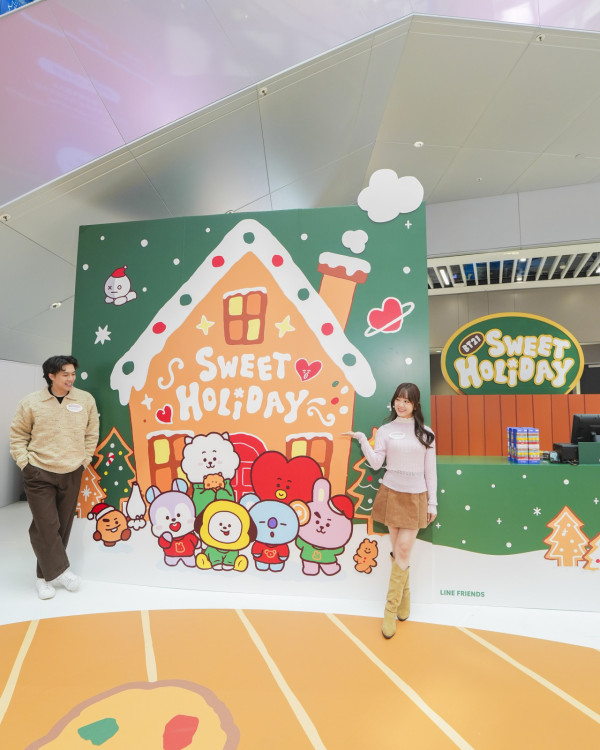 聖誕樹打卡2025|全港10+特色聖誕樹懶人包!中環20米高巨型聖誕樹、迪士尼夢幻飄雪聖誕樹(持續更新)