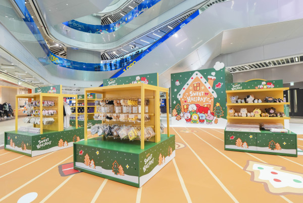 聖誕樹打卡2025|全港10+特色聖誕樹懶人包!中環20米高巨型聖誕樹、迪士尼夢幻飄雪聖誕樹(持續更新)