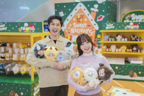 聖誕樹打卡2025|全港10+特色聖誕樹懶人包!中環20米高巨型聖誕樹、迪士尼夢幻飄雪聖誕樹(持續更新)