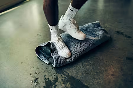 羽絨點洗？Uniqlo/名牌羽絨洗完變梅菜？官方認證「網球復活術」1招回復蓬鬆