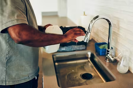 羽絨點洗？Uniqlo/名牌羽絨洗完變梅菜？官方認證「網球復活術」1招回復蓬鬆