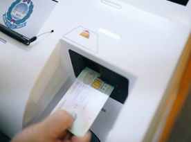 特區護照預約全線爆滿！網民呻Walk-in排長龍 1招免預約自助機5分鐘搞掂 (附相片規格) 