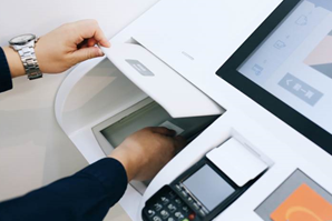 特區護照預約全線爆滿！網民呻Walk-in排長龍 1招免預約自助機5分鐘搞掂 (附相片規格) 