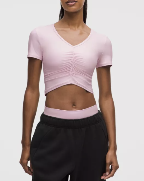 Ruched-Front V 領短袖上衣 $350（原價$580）