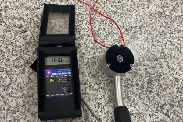 「護身符」變「催命符」？ 過海關被截驚揭輻射超標 1600 倍 事主：朋友送的【內地網購同款$15】