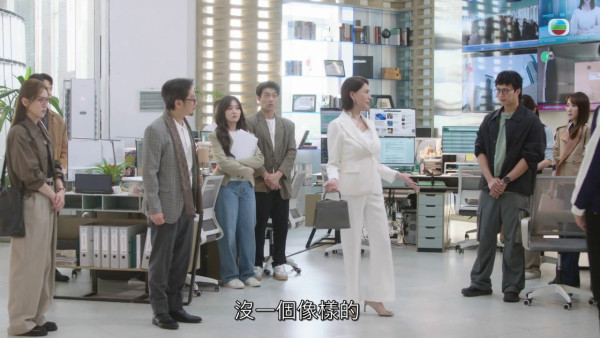 新聞女王2劇評|夏文汐超強氣場5分鐘飾內震懾網民 「新聞太后」連珠炮發尖酸批評