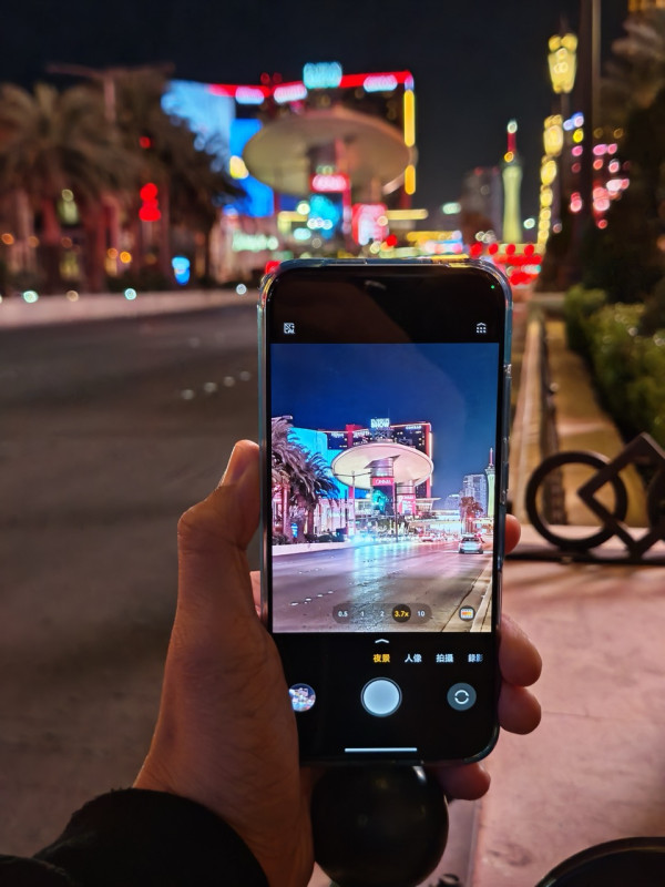 實試｜HONOR Magic8 Pro 大玩 2 億像素潛望長焦夜景超突出 Snapdragon 8 Elite Gen 5 + 7100mAh 表現驚人