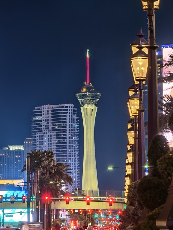 實試｜HONOR Magic8 Pro 大玩 2 億像素潛望長焦夜景超突出 Snapdragon 8 Elite Gen 5 + 7100mAh 表現驚人