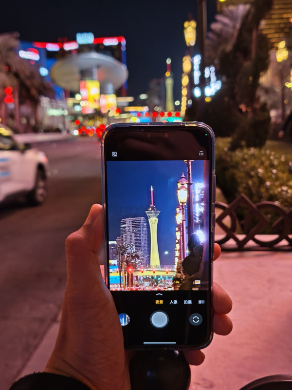 實試｜HONOR Magic8 Pro 大玩 2 億像素潛望長焦夜景超突出 Snapdragon 8 Elite Gen 5 + 7100mAh 表現驚人