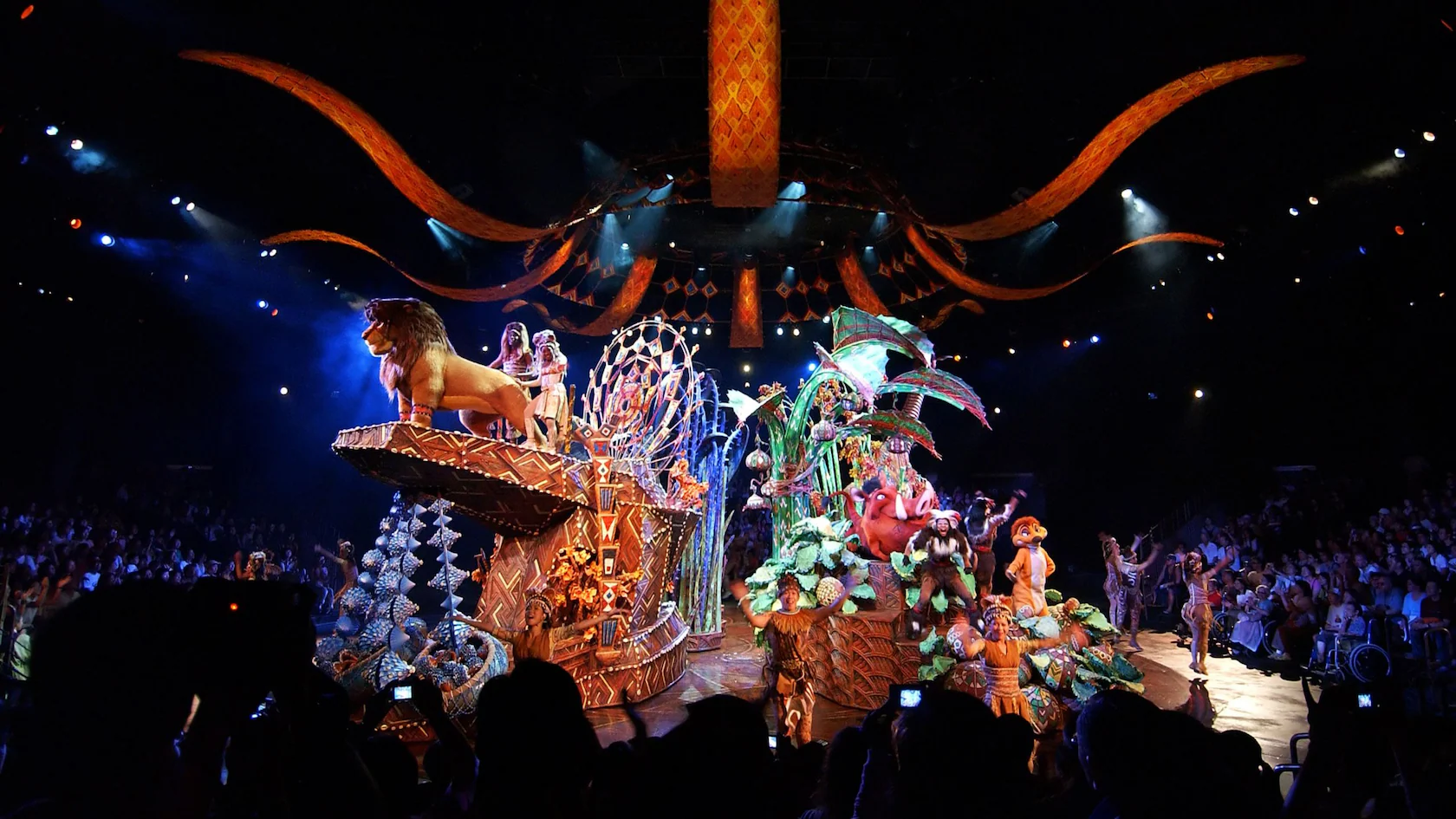 香港迪士尼暫停煙花匯演 訪客獲一貼心安排 網民大讚改動暖心：從細節看到品德