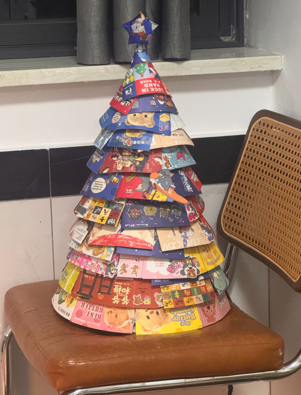 自製8款零成本聖誕樹攻略 膠凳/杯套趣味大變身? 網民爆笑:真係創意無極限