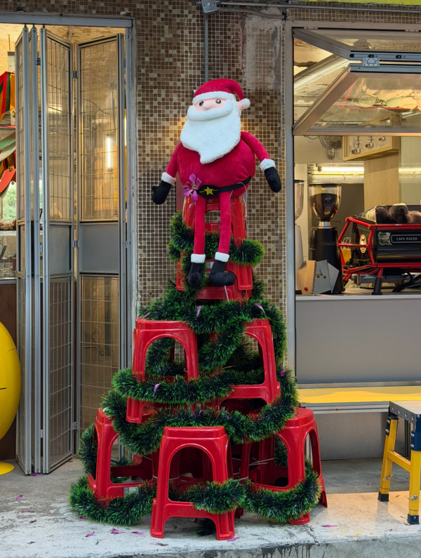 自製8款零成本聖誕樹攻略  膠凳/杯套趣味大變身？ 網民爆笑：真係創意無極限