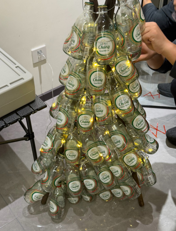 自製8款零成本聖誕樹攻略  膠凳/杯套趣味大變身？ 網民爆笑：真係創意無極限