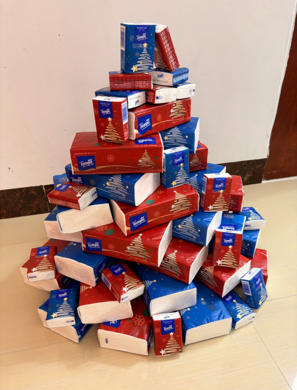 自製8款零成本聖誕樹攻略  膠凳/杯套趣味大變身？ 網民爆笑：真係創意無極限