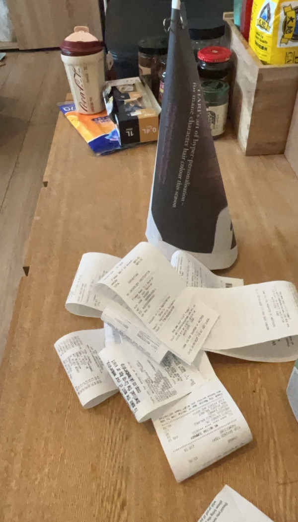 自製8款零成本聖誕樹攻略  膠凳/杯套趣味大變身？ 網民爆笑：真係創意無極限