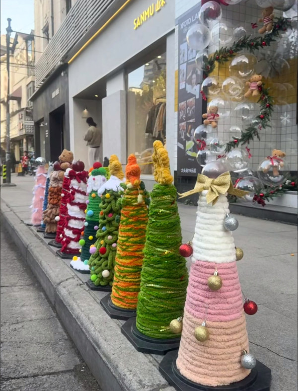 自製8款零成本聖誕樹攻略 膠凳/杯套趣味大變身? 網民爆笑:真係創意無極限