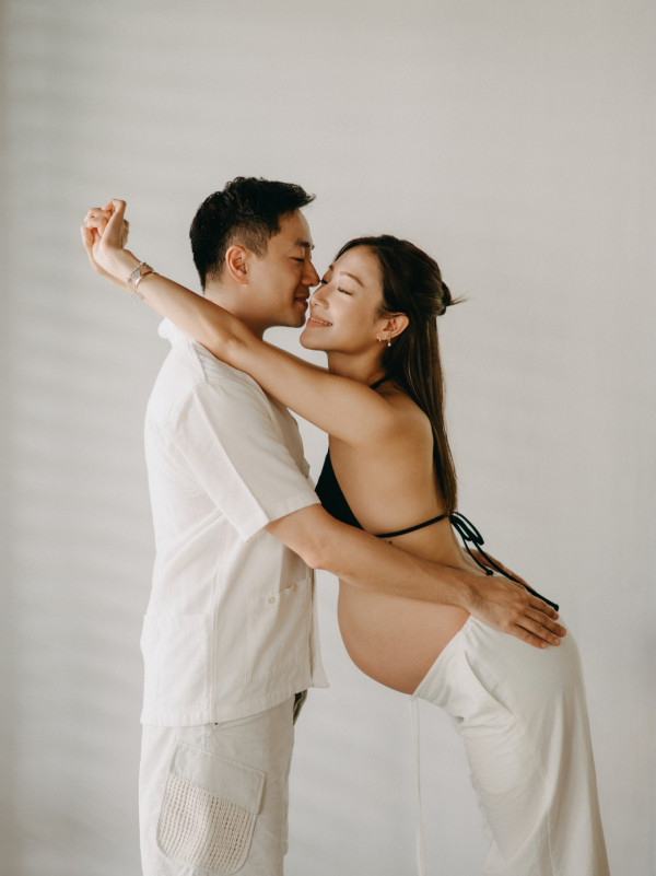 前港姐季軍低調嫁富二代挺孕肚晒全家福 入行兩年後僅拍過《愛回家》即離巢