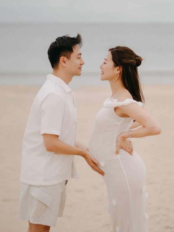 前港姐季軍低調嫁富二代挺孕肚晒全家福 入行兩年後僅拍過《愛回家》即離巢