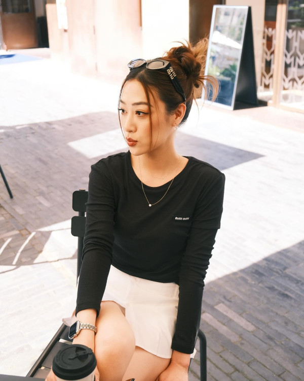 前港姐季軍低調嫁富二代挺孕肚晒全家福 入行兩年後僅拍過《愛回家》即離巢