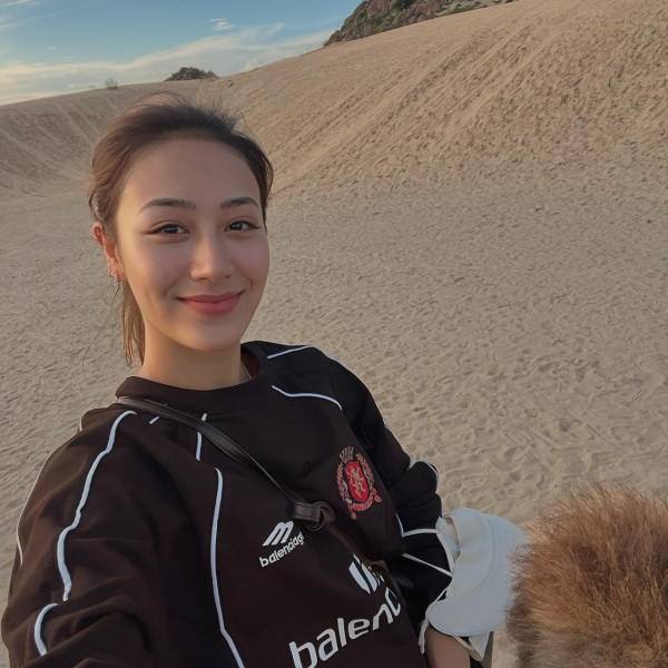 前港姐季軍低調嫁富二代挺孕肚晒全家福 入行兩年後僅拍過《愛回家》即離巢