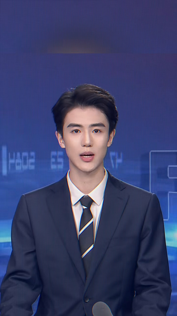 靚仔到似AI!內地20歲新聞實習主播激似1男星爆紅 首擔主播吸50萬點讚