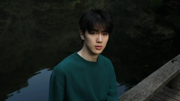 靚仔到似AI!內地20歲新聞實習主播激似1男星爆紅 首擔主播吸50萬點讚