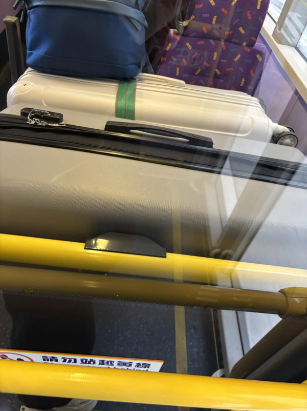 城巴多排座位淪「行李專區」女乘客斥霸佔關愛座無恥 兩派網民熱議自私vs有內情？