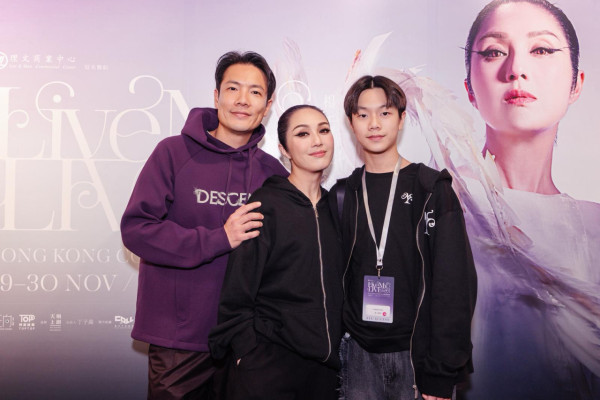 楊千嬅紅館演唱會2025｜老公仔仔一家三口合照 尾場群星撐場！方力申太太挺超級巨肚現身