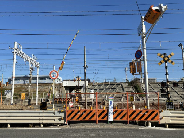 中國遊客被列車撞死的事發現場(圖:kobe journal) 看不懂警告!中國遊客神戶平交道遭撞斃 家屬索償1.4億指控「沒有中文標示」