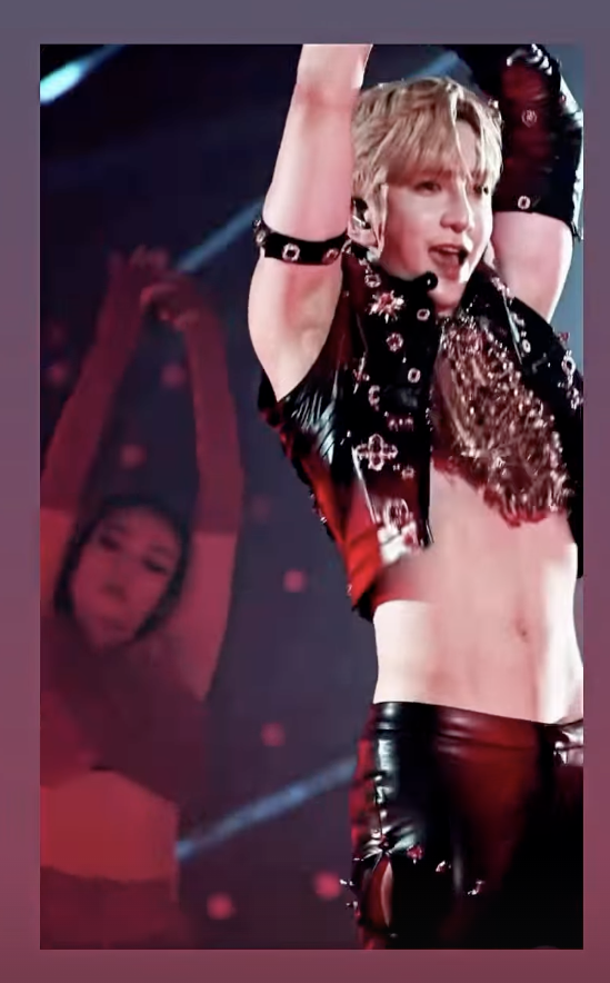 Anson Lo亞博演唱會|驚人26吋細腰挑戰性感尺度 親回台上爆鈕甩褲險走光驚險瞬間