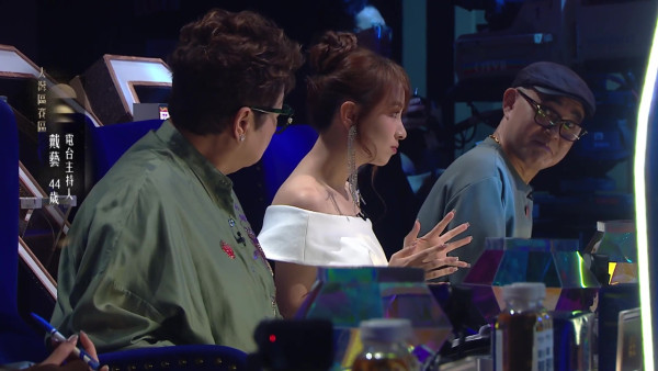 中年好聲音4|5燈選手37歲朱珠曾為健美小姐!周國豐同行DJ戴藝獲力讚唱到入心