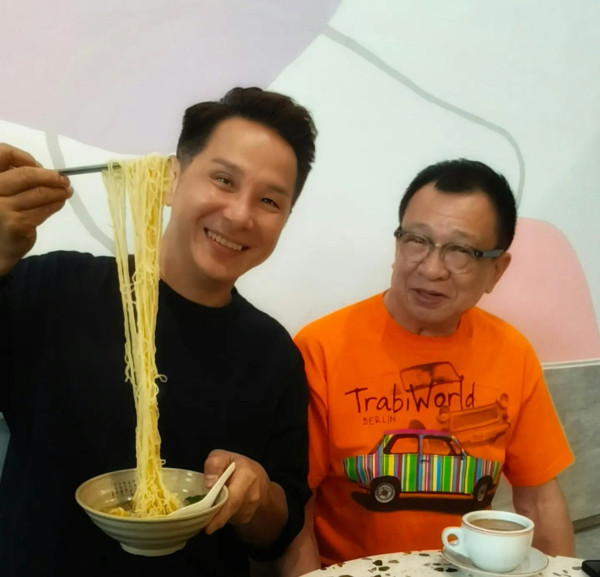 許紹雄女兒IG發文炮轟某男士洩喪禮細節 不滿亡父被揭私隱一線索直指呢位男星？