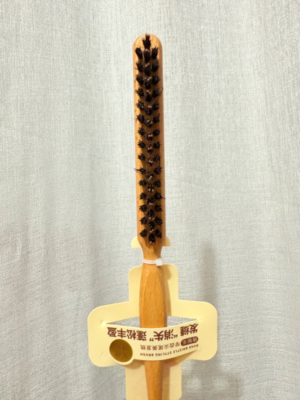 MINISO髮梳被嘲似「鞋刷」 神逆轉成「髮縫神梳」網民瘋傳:呢個超好用