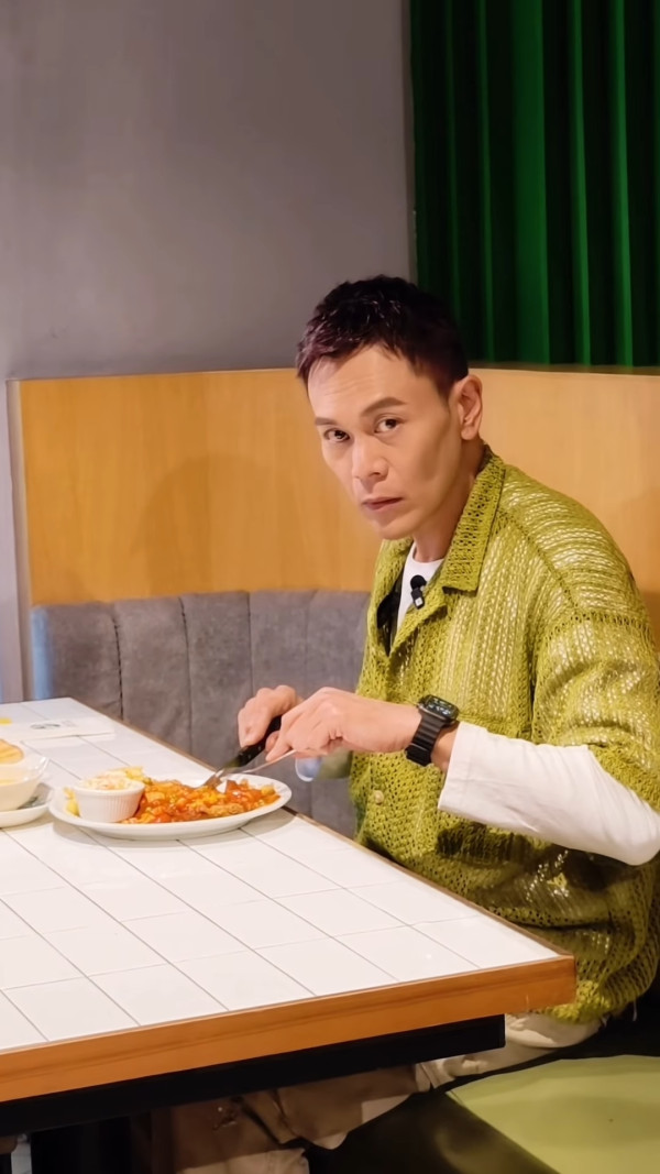 前TVB小生被偷拍當場發火影片瘋傳!指罵鏡頭激動喝斥︰問緊你做乜嘢呀