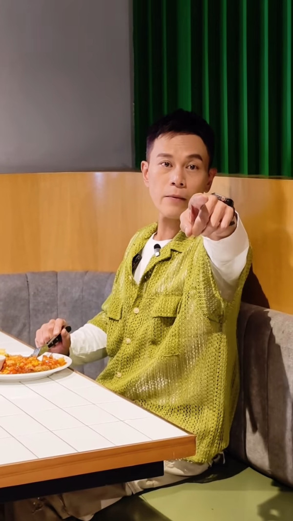 前TVB小生被偷拍當場發火影片瘋傳!指罵鏡頭激動喝斥︰問緊你做乜嘢呀