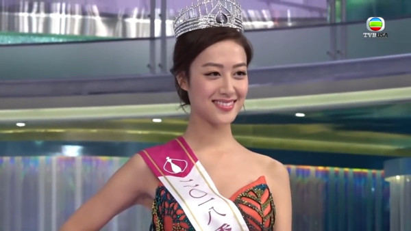 31歲前港姐季軍婚後迎首胎溫馨報喜!平安誕女曬BB相:「hello world」