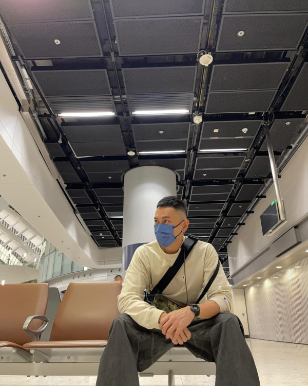 前TVB小生被偷拍當場發火影片瘋傳！指罵鏡頭激動喝斥︰問緊你做乜嘢呀