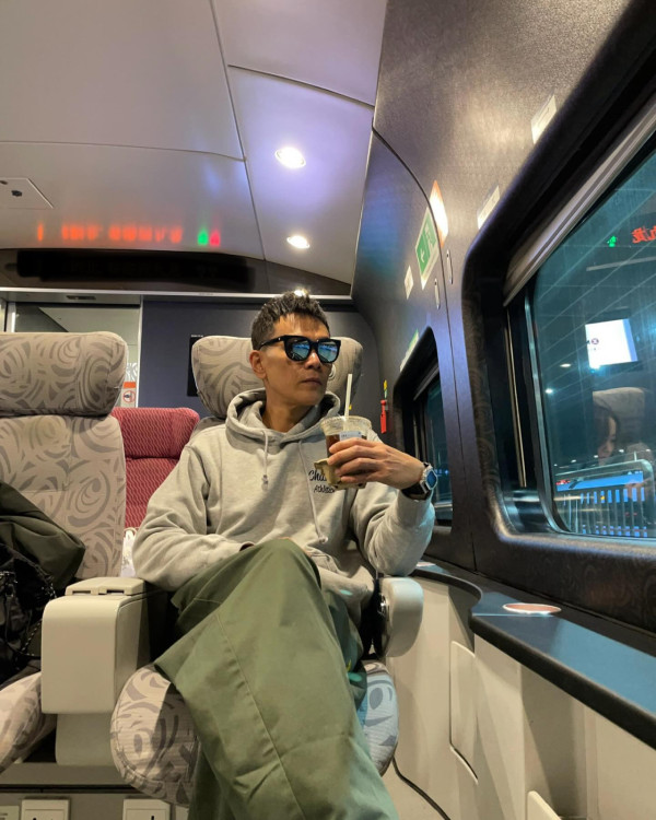 前TVB小生被偷拍當場發火影片瘋傳！指罵鏡頭激動喝斥︰問緊你做乜嘢呀