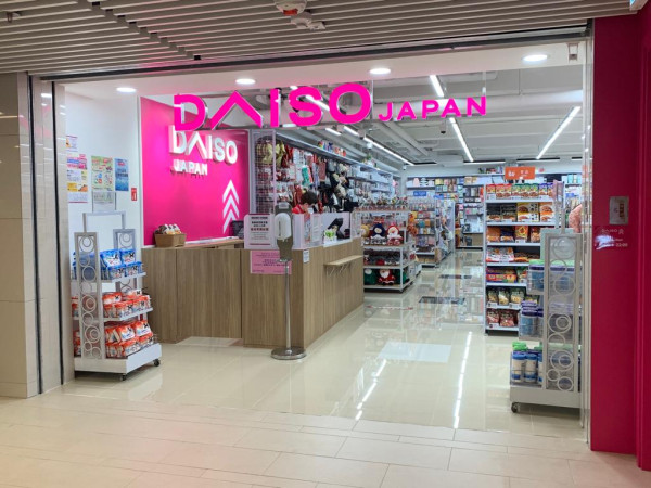 地板牆紙花晒要重鋪?12蚊店「科學綿」實測!免剷底去漬 網民:慳返10萬裝修費