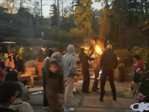 有片慎入！北上過聖誕度假村玩圍爐 做錯1步變人肉火球3遊客遭烈焰吞噬 