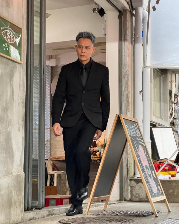 前TVB小生被偷拍當場發火影片瘋傳！指罵鏡頭激動喝斥︰問緊你做乜嘢呀