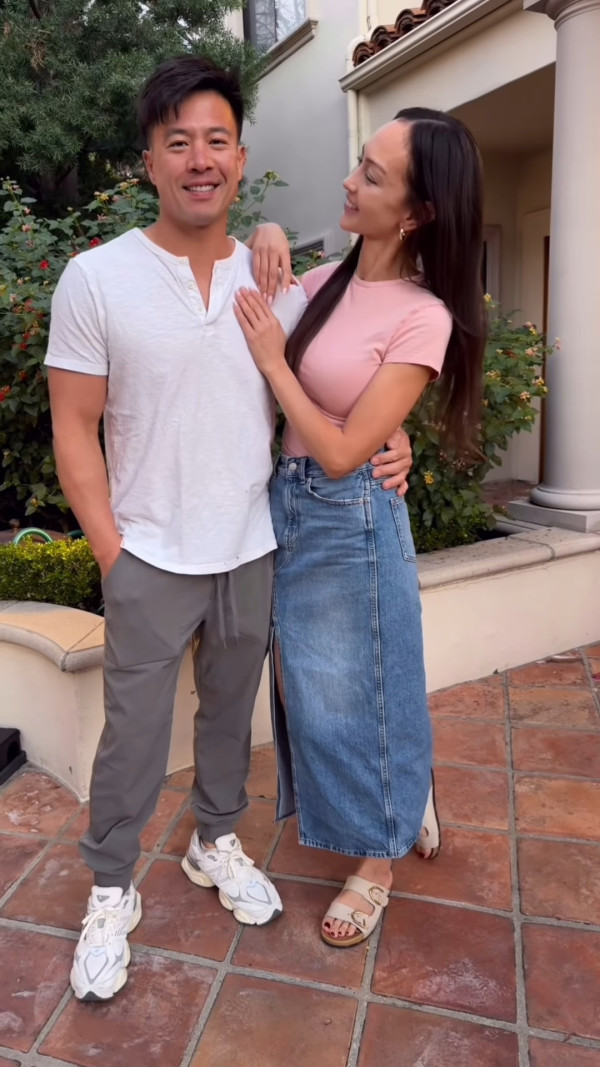 Jessica C罕晒一家四口全家福！37歲索爆近照曝光 愛女暴風成長神複製媽媽