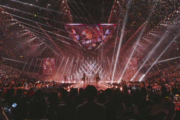 Anson Lo演唱會|30萬戰衣重磅登場盡顯王者奢華 「夜店風」粉紅流蘇衫衝擊眼球