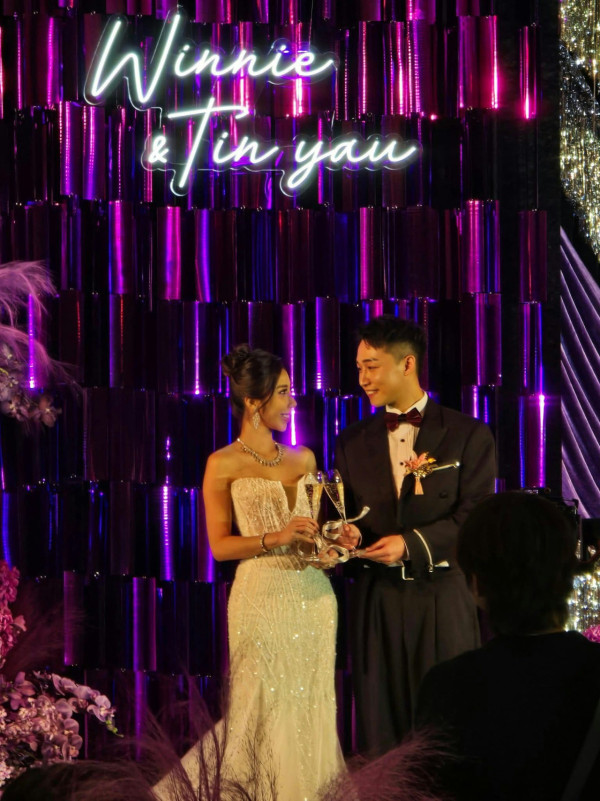 30歲TVB男藝人娶富家女豪搞婚禮著馬褂 五星級酒店筵開23席！晒巨型流星錘龍鳳鈪