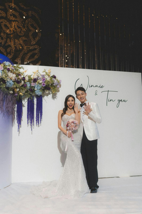 30歲TVB男藝人娶富家女豪搞婚禮著馬褂 五星級酒店筵開23席！晒巨型流星錘龍鳳鈪